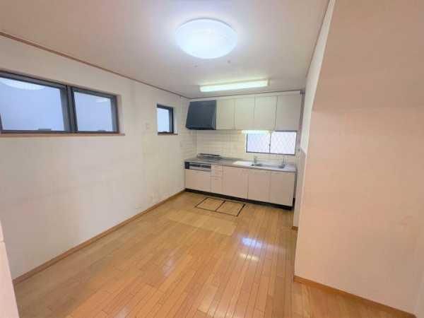 Used Detached House in Tsurumi-ku, Yokohama - 4LDK+S - Thumbnail 3