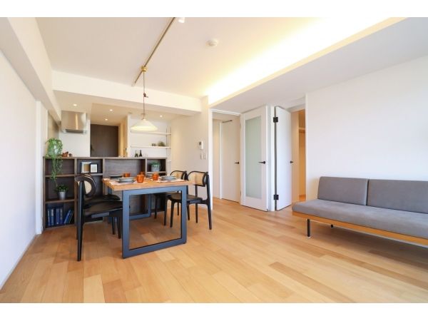 3LDK Top-Floor Apartment in Ichikawa, Chiba - 71.86m2 - Thumbnail 2