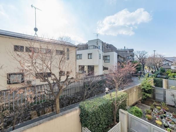 3LDK Apartment for Sale in Tsurumaki, Setagaya, Tokyo | 129.91m² - Thumbnail 2