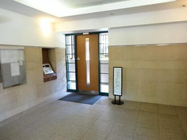Renovated 2LDK Apartment in Chuo-ku, Tokyo – 52m² - Thumbnail 3