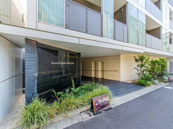 2018 1R+S Apartment in Minami-Azabu, Minato-ku, Tokyo - Thumbnail 3