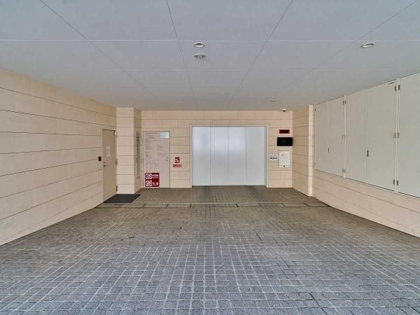 2018 1R+S Apartment in Minami-Azabu, Minato-ku, Tokyo - Thumbnail 4