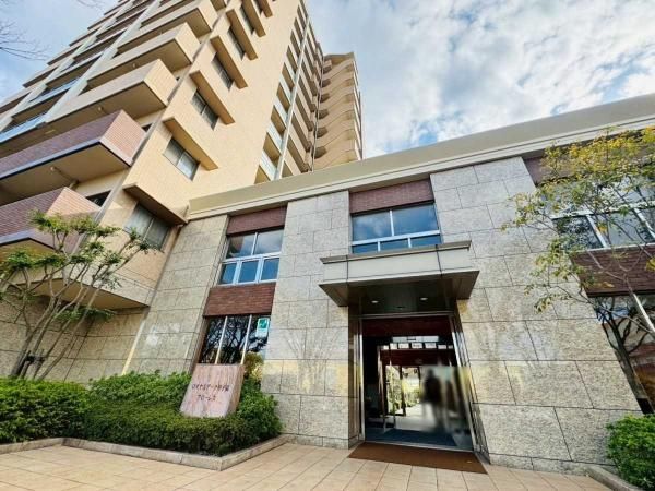 3LDK Apartment with Private Garden in Nishinomiya - Thumbnail 3