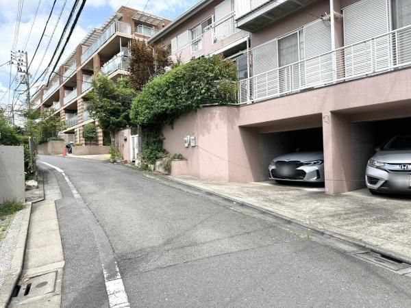 73m2 1LDK Apartment for Sale in Shimomeguro, Meguro-ku - Thumbnail 2