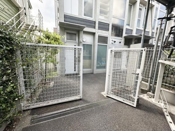 73m2 1LDK Apartment for Sale in Shimomeguro, Meguro-ku - Thumbnail 4