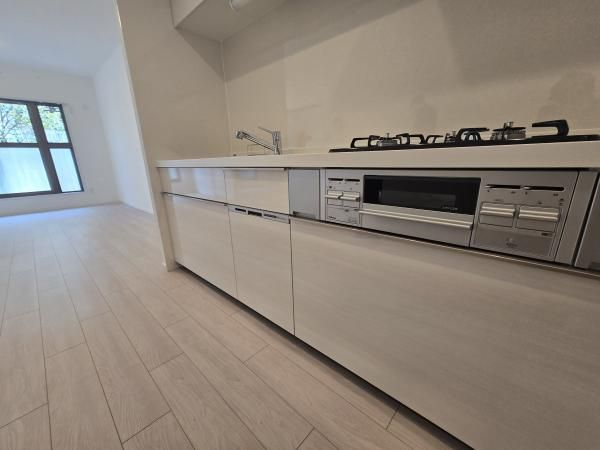 Renovated 2LDK Apartment in Midori-ku, Yokohama – 71.64m² - Thumbnail 3