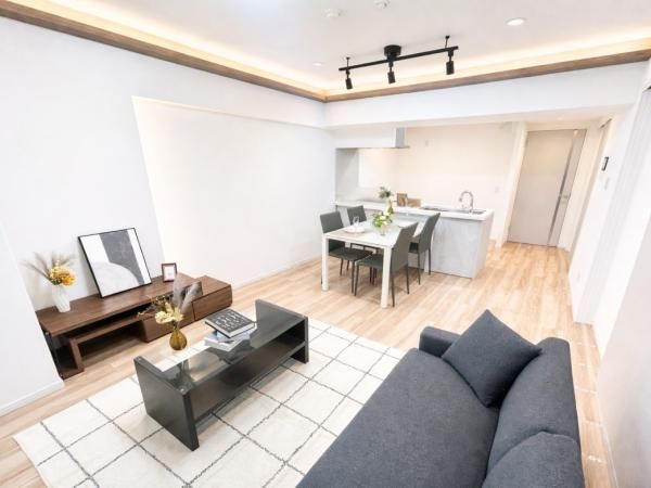 Renovated 2LDK Apartment in Ichikawa, Chiba Near Stations - Thumbnail 4