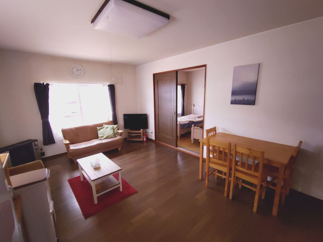 Used 2-Unit Apartment in Rankoshi, Hokkaido - 115.92 sqm - Thumbnail 3