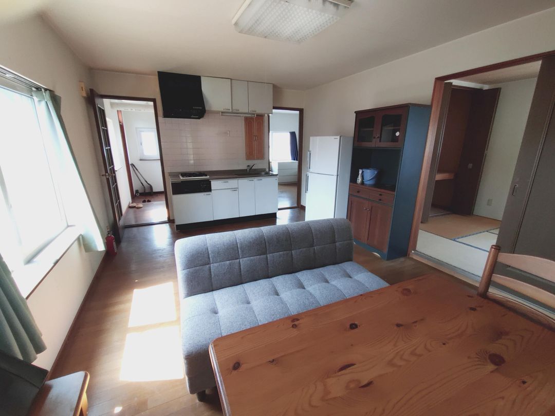 Used 2-Unit Apartment in Rankoshi, Hokkaido - 115.92 sqm - Thumbnail 4