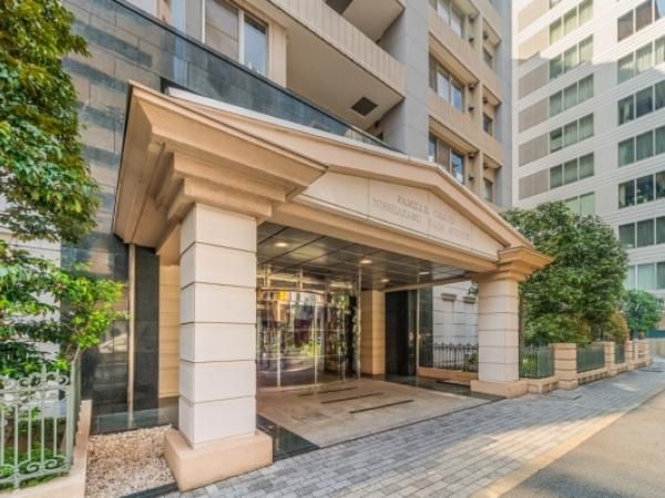 2LDK Apartment for Sale in Nishiazabu, Minato-ku, Tokyo - Thumbnail 4