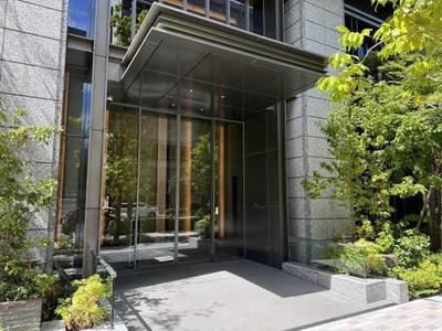 2LDK Apartment for Sale in Utsubo Honmachi, Osaka — Front_door, Nishi, Osaka