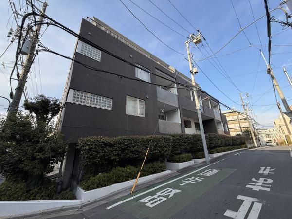 Renovated 2LDK Apartment in Takadanobaba, Shinjuku, Tokyo - Thumbnail 2
