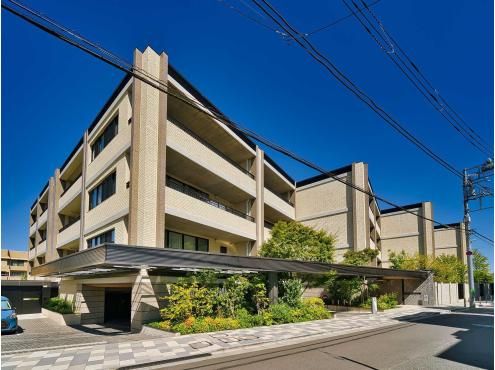 Proud Tower Shibuya 2LDK Apartment with Tokyo Tower View for Sale - Thumbnail 3