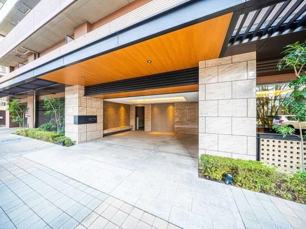 Inicia Tokorozawa 3LDK+WIC Apartment for Sale in Saitama - Thumbnail 2