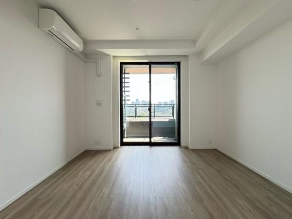 New 2LDK Apartment on Top Floor in Chiyoda, Tokyo - Thumbnail 3