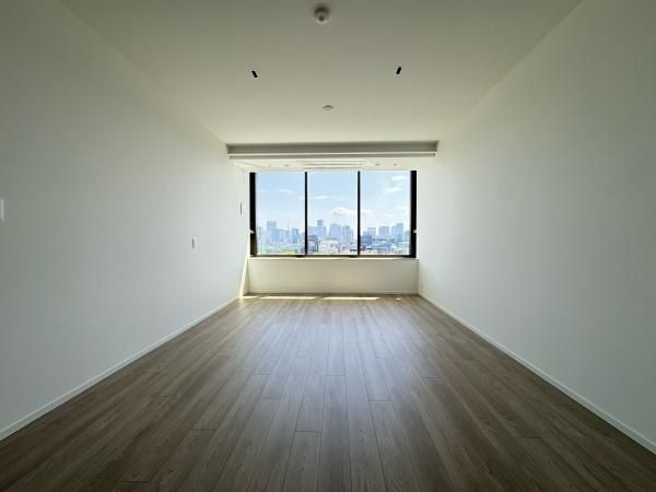 New 2LDK Apartment on Top Floor in Chiyoda, Tokyo - Thumbnail 4