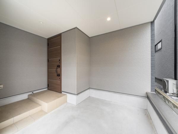 Modern 2LDK House for Sale Near Saitama Shintoshin Station - Thumbnail 3