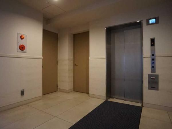 1LDK Apartment for Sale in Akasaka, Minato-ku, Tokyo - Thumbnail 2
