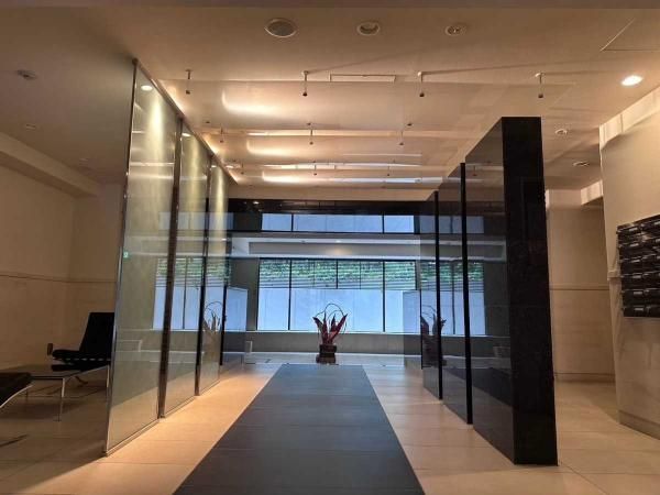 1LDK Apartment for Sale in Akasaka, Minato-ku, Tokyo - Thumbnail 4