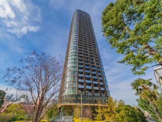 2LDK Luxury Apartment in Akasaka, Minato-ku, Tokyo - 86.59m2 - Thumbnail 3