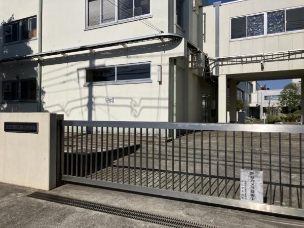 4LDK Apartment in Setagaya, Tokyo - 88.86m² - Thumbnail 3