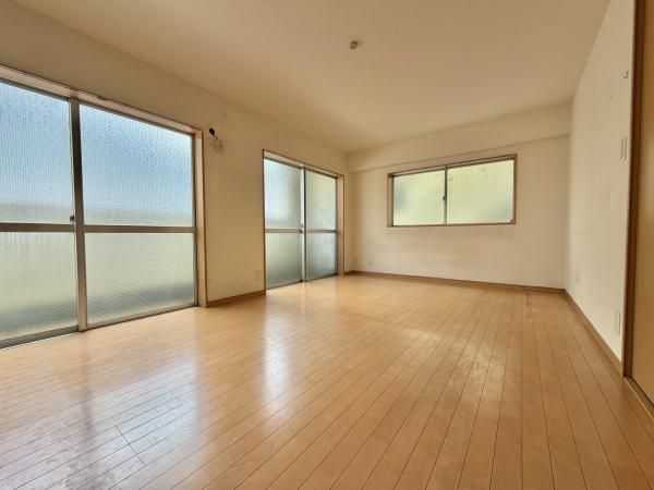 1K Apartment for Sale in Ikenohata, Taito-ku, Tokyo - Thumbnail 3