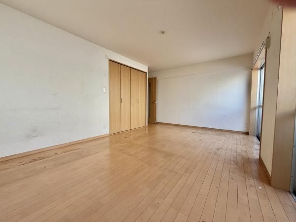 1K Apartment for Sale in Ikenohata, Taito-ku, Tokyo - Thumbnail 4