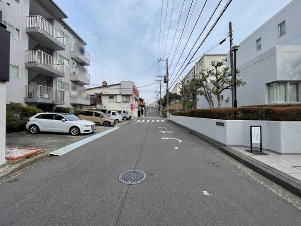 Renovated 3LDK Apartment Near JR Konandai Station, Yokohama - Thumbnail 4