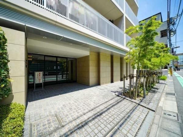 2LDK Apartment for Sale in Shinjuku, Tokyo - 68.87m² - Thumbnail 2