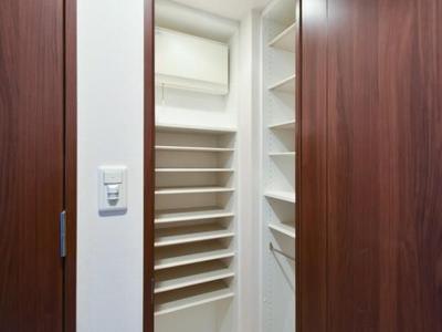 1LDK Apartment for Sale in Higashi-ku, Nagoya near Hisaya Odori Park — Front_door, Higashi, Aichi
