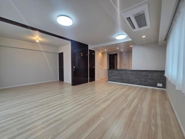 3LDK Apartment for Sale in Shinjuku, Tokyo - 86.46m² - Thumbnail 4