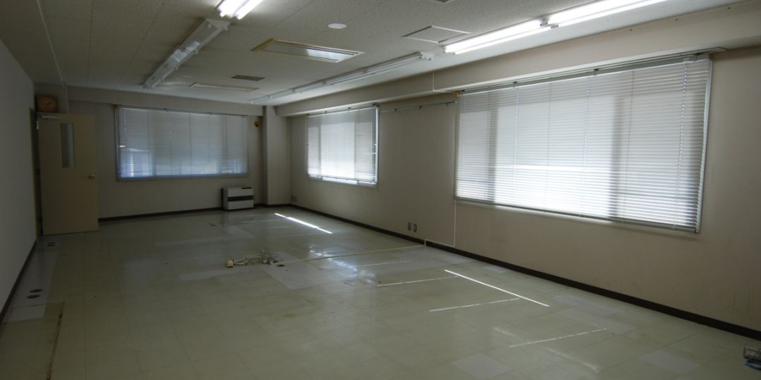 Toya Town Commercial Office and Warehouse Building for Sale - Thumbnail 4