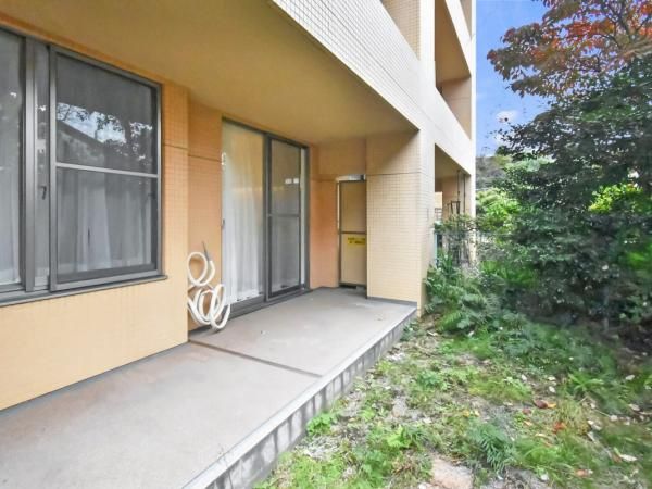 Renovated 2LDK+S Apartment for Sale in Hodogaya-ku, Yokohama - Thumbnail 2