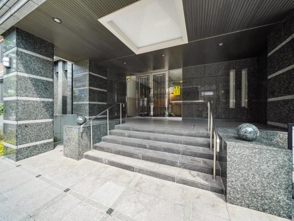Renovated 3LDK Apartment in Shinjuku, Tokyo - Thumbnail 4