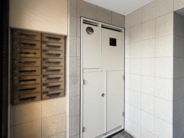 Renovated 3DK Apartment for Sale in Tsurumi-ku, Yokohama - Thumbnail 4
