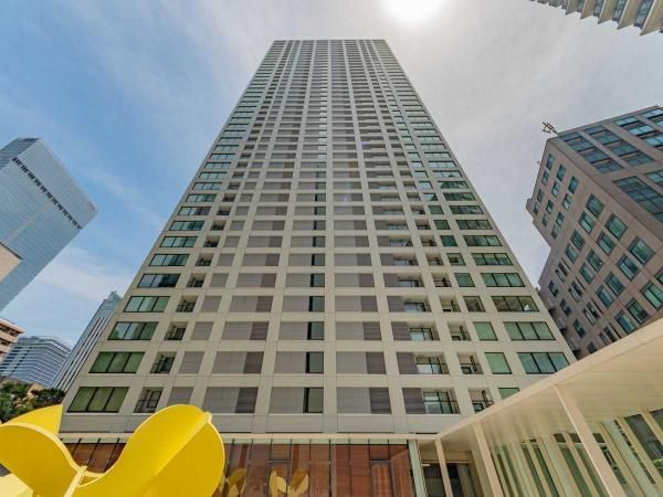 1LDK Apartment in Toranomon, Minato, Tokyo – 76m² - Thumbnail 3