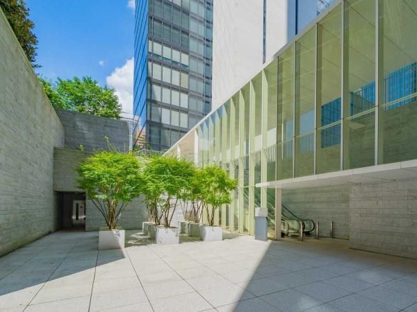 1LDK Apartment in Toranomon, Minato, Tokyo – 76m² - Thumbnail 2