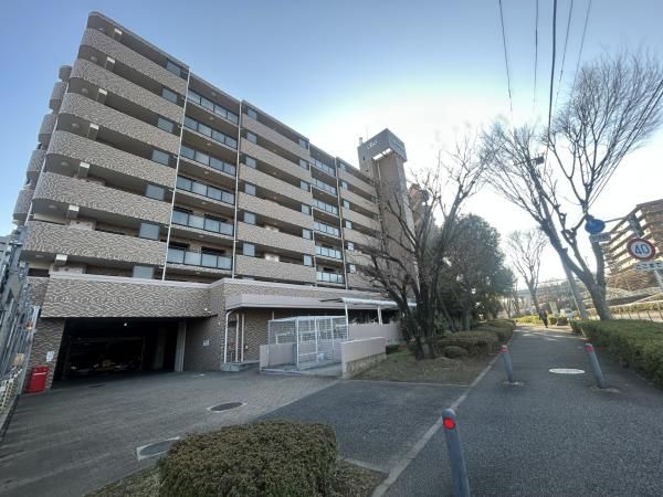 3LDK Apartment for Sale in Kanagawa-ku, Yokohama with Large Terrace - Thumbnail 3