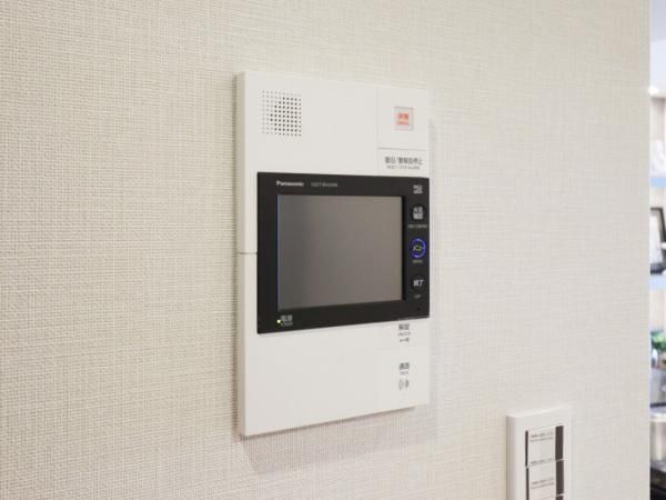 2LDK Apartment for Sale in Meguro-ku, Tokyo - 55.77m2 - Thumbnail 4