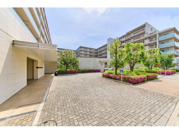 3LDK Apartment for Sale in Tsurumi-ku, Yokohama - Thumbnail 4
