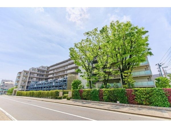 3LDK Apartment for Sale in Tsurumi-ku, Yokohama - Thumbnail 2