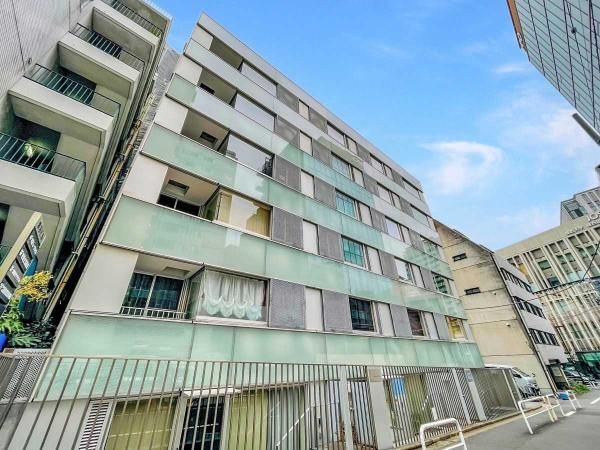 2LDK Apartment for Sale in Chiyoda Ward, Tokyo - Thumbnail 2