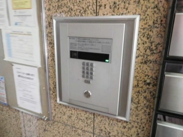 Renovated 2LDK Apartment in Bunkyo, Tokyo - Thumbnail 3