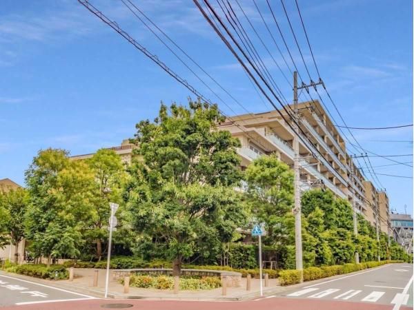 2LDK Apartment for Sale in Chofu, Tokyo - 73.68m² - Thumbnail 2