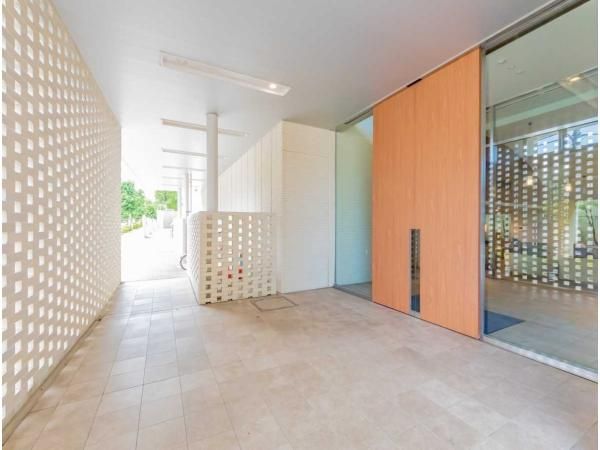 2LDK Apartment for Sale in Chofu, Tokyo - 73.68m² - Thumbnail 3