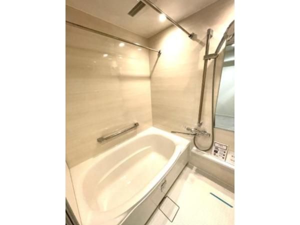 2LDK Apartment for Sale in Chuo Ward, Osaka - 87m2 - Thumbnail 3