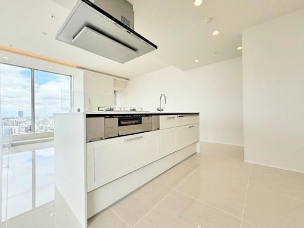 2LDK Apartment in Asakusa Tower, Taito-ku, Tokyo - Thumbnail 4