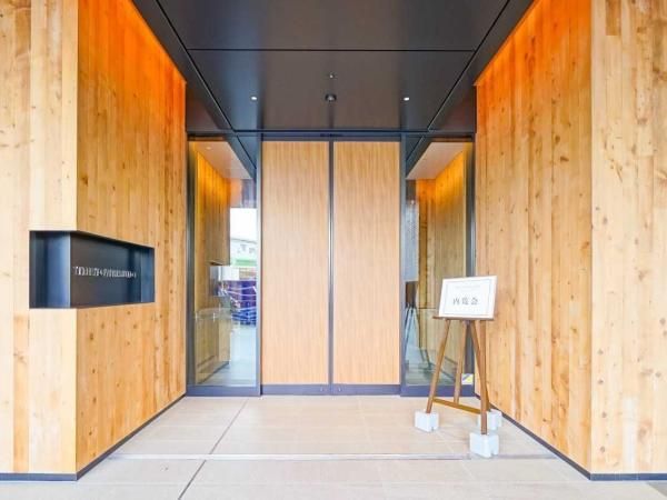 Premium 2LDK Apartment in The Tower Jujo, Kita City - Thumbnail 3