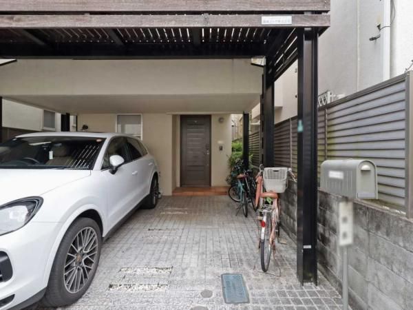 2LDK House for Sale in Aobadai, Meguro-ku, Tokyo - 88.98m2 - Thumbnail 3