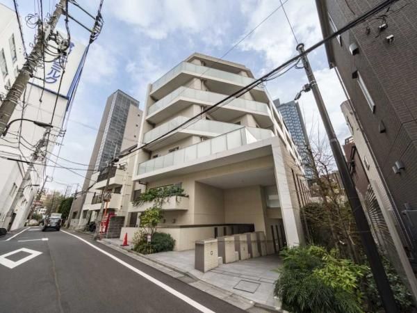 1LDK Apartment for Sale in Shinjuku, Tokyo - 36.76m2 - Thumbnail 2